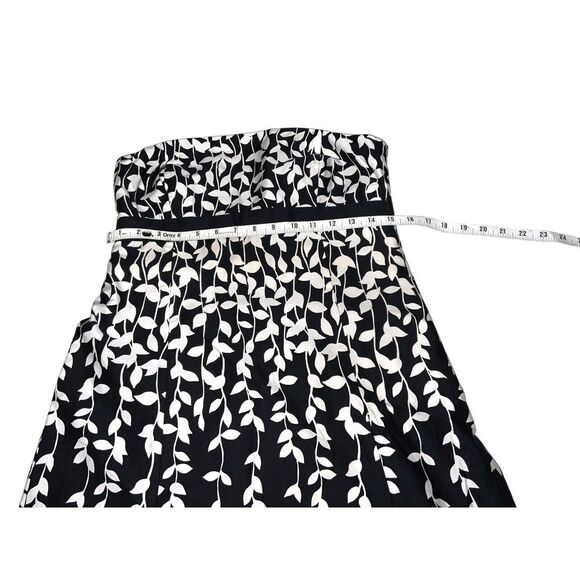 Ann Taylor LOFT Strapless Summer Dress Black White Vine Floral Fit Flare 8 - Picture 5 of 16